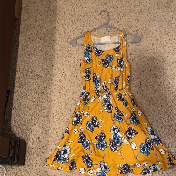 Dress - Picture 2 of 2